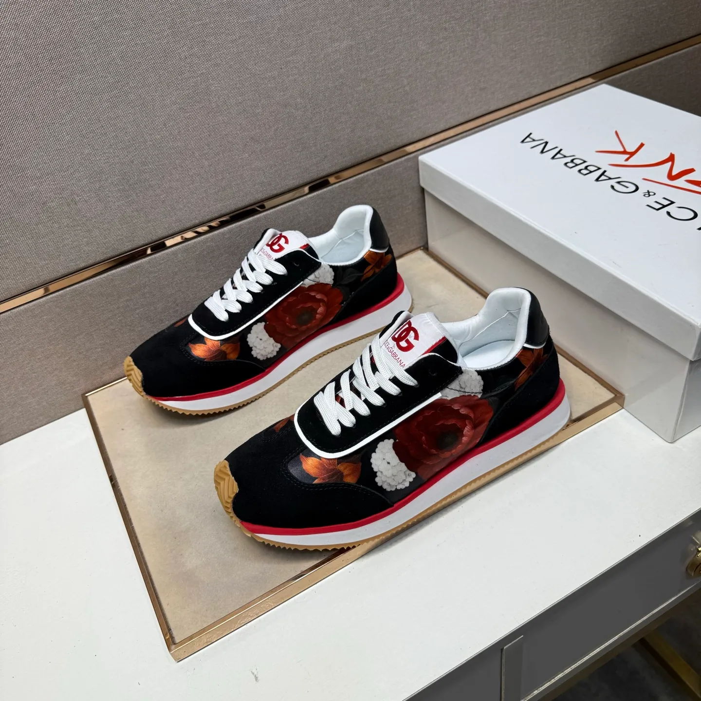 ⬛️Men's shoes💰p462【DG～】Couple casual shoes, 2025z cabinet sales simultaneously 🔶Size: 35-44#️⃣ 🔷2 colors🔜The upper is made of multi-material splicing➕Mesh lining, comfortable and breathable, sole: original comfortable, wear-resistant and non-slip outsole, ⚠️Real 📱Photographed🎬The real thing is better📢📢📢